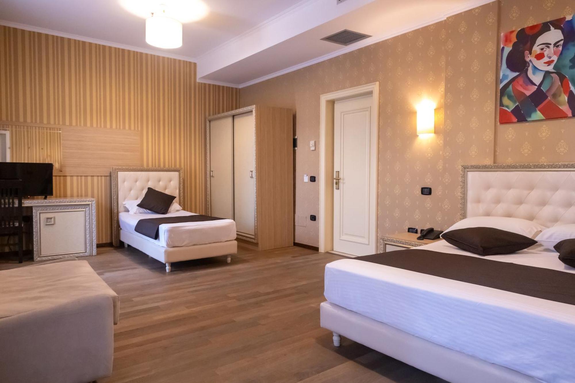 Amh Hotel Durrës Kültér fotó