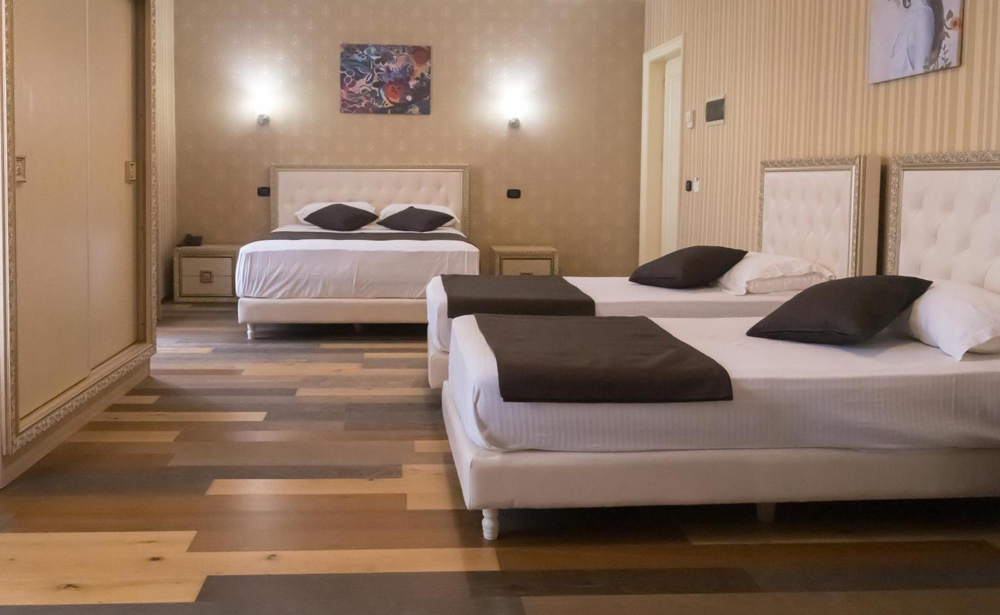 Amh Hotel Durrës Kültér fotó
