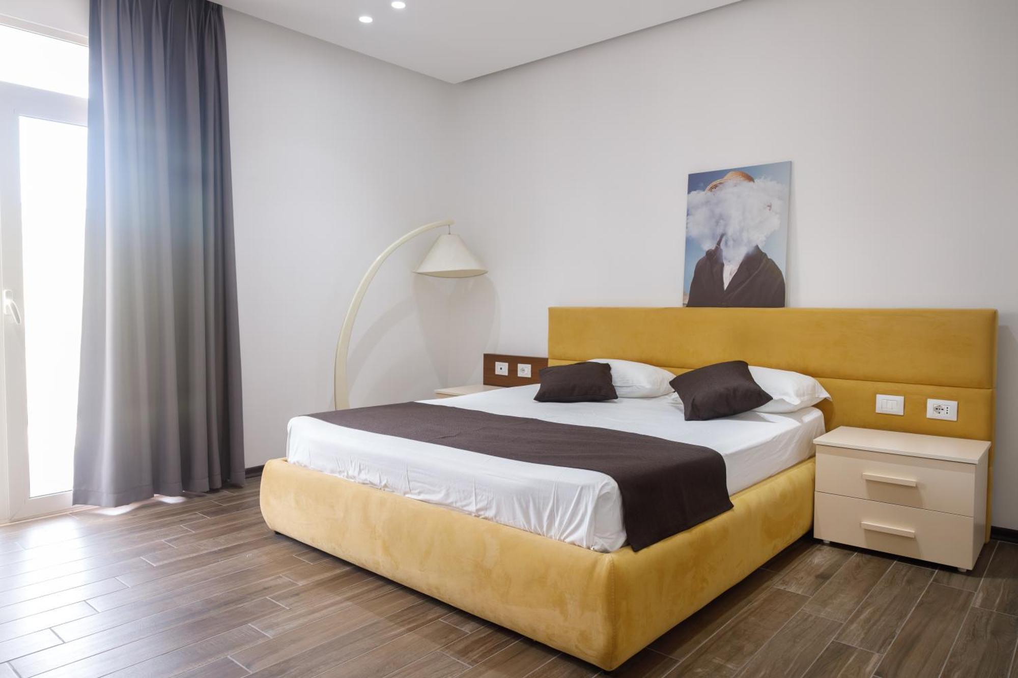 Amh Hotel Durrës Kültér fotó