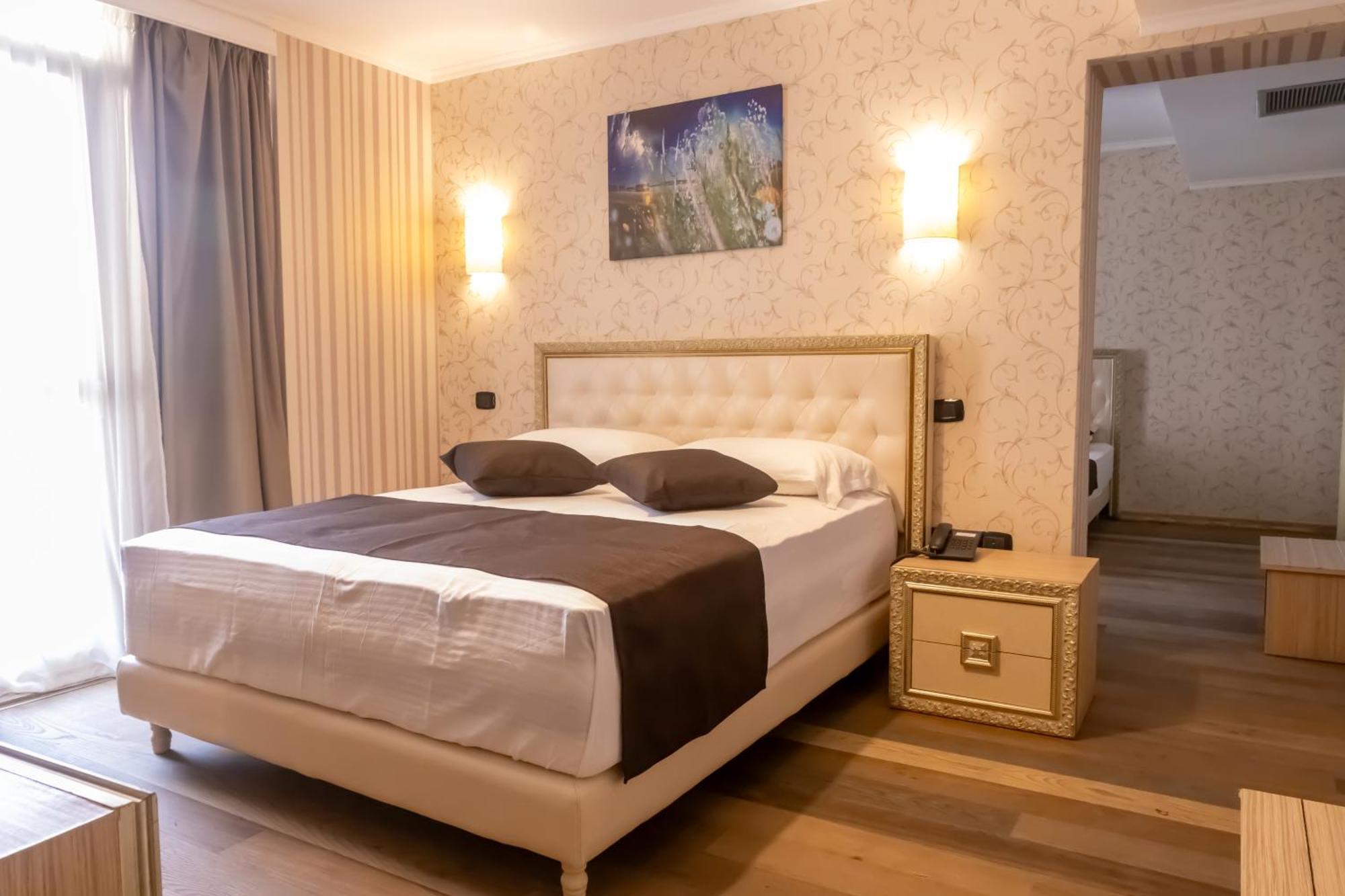 Amh Hotel Durrës Kültér fotó