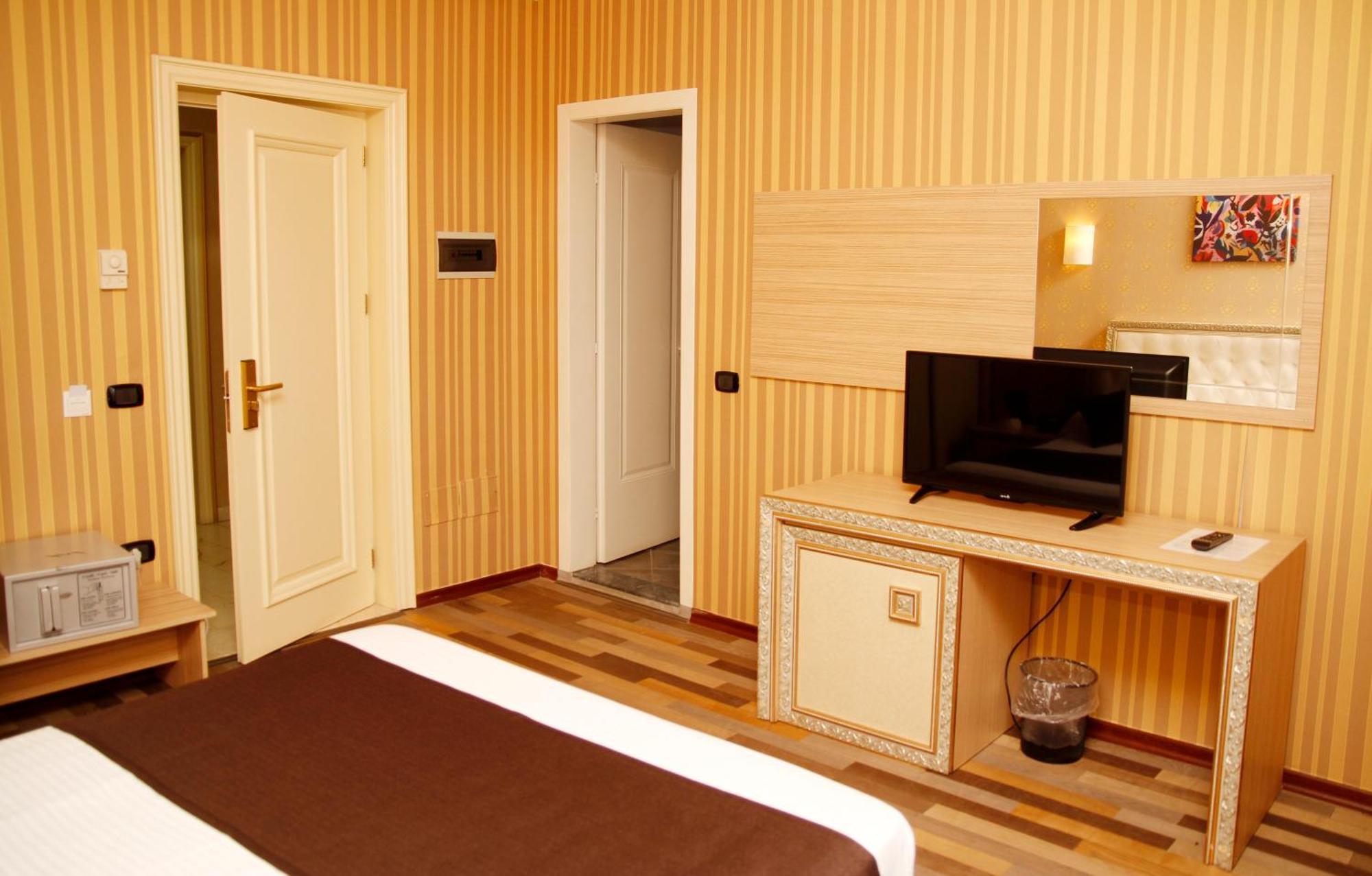 Amh Hotel Durrës Kültér fotó
