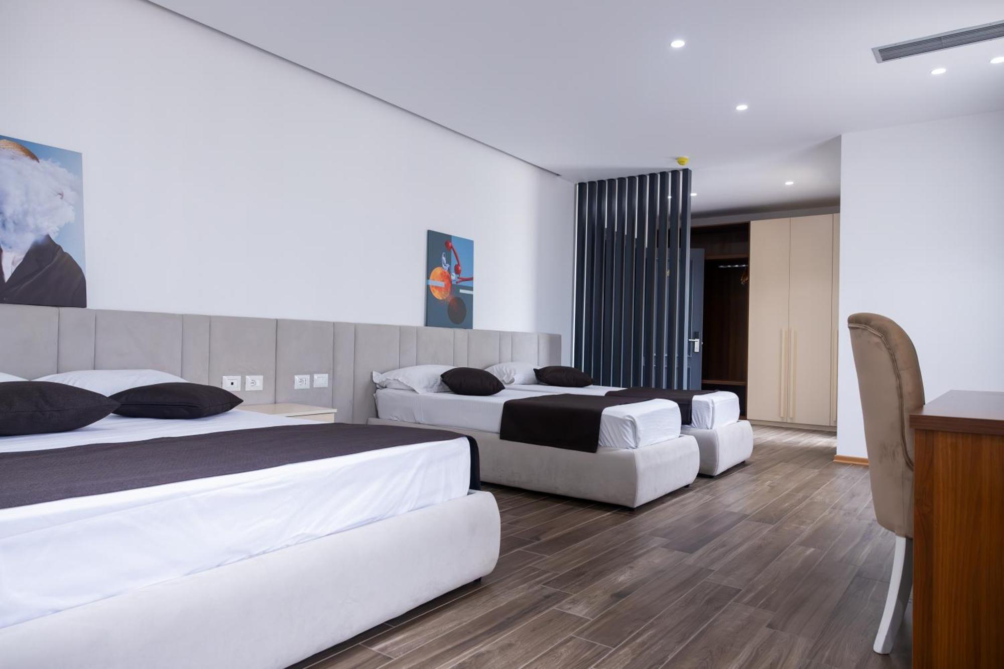 Amh Hotel Durrës Kültér fotó
