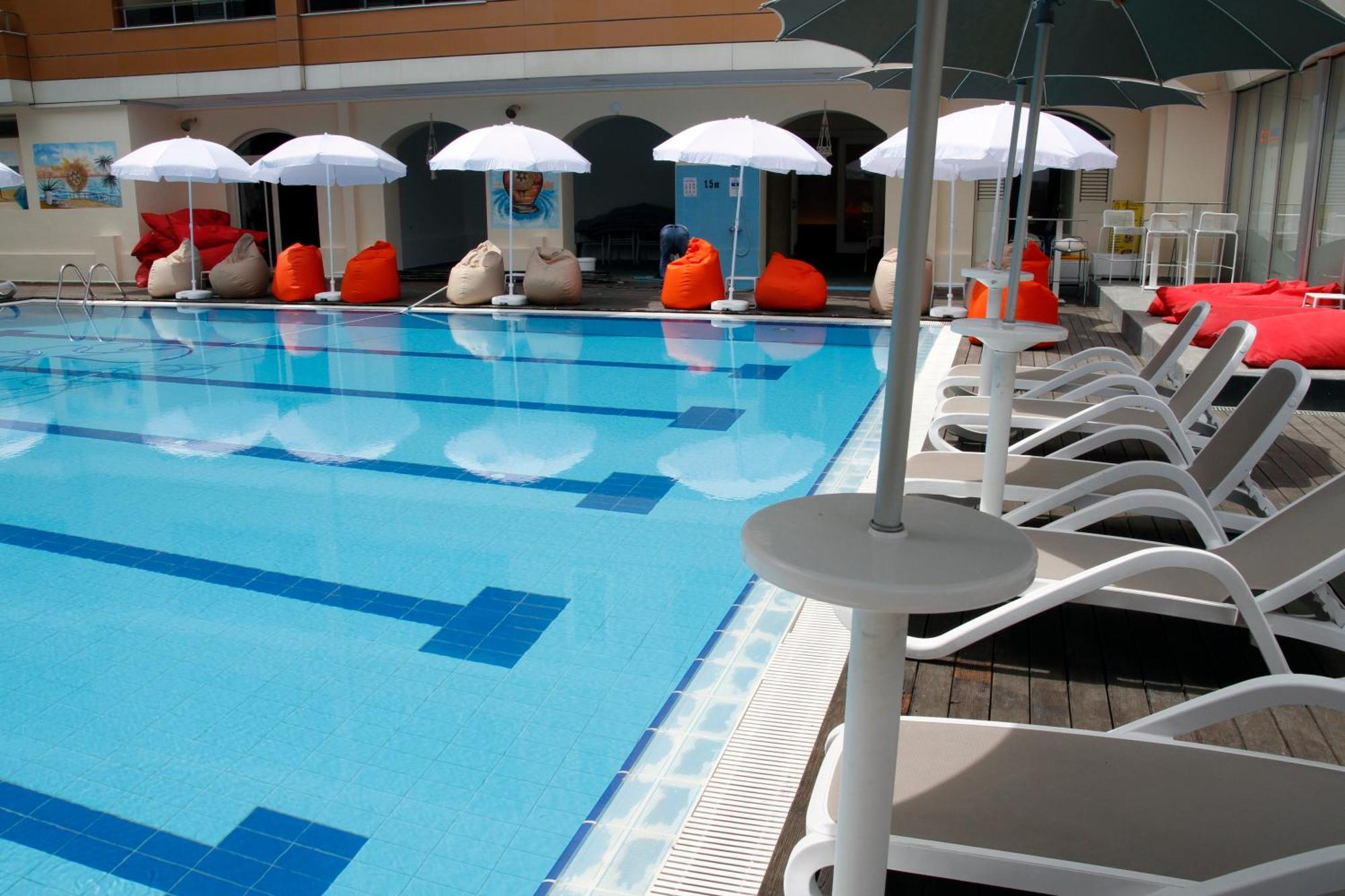 Amh Hotel Durrës Kültér fotó