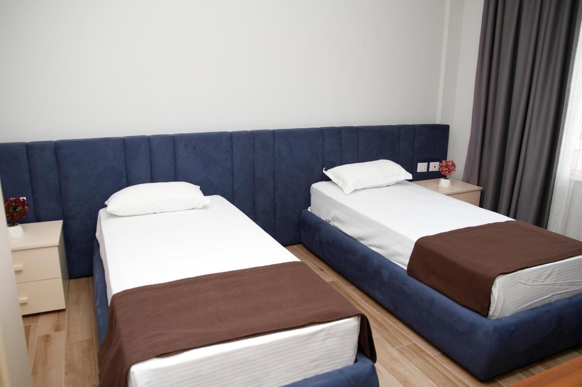 Amh Hotel Durrës Kültér fotó