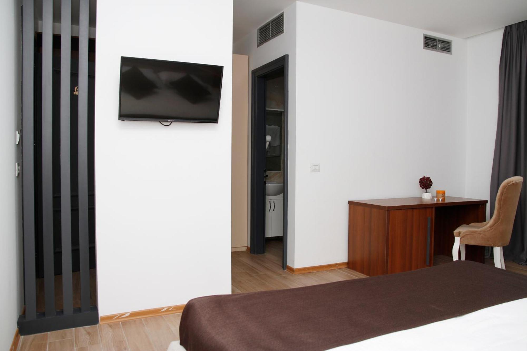 Amh Hotel Durrës Kültér fotó