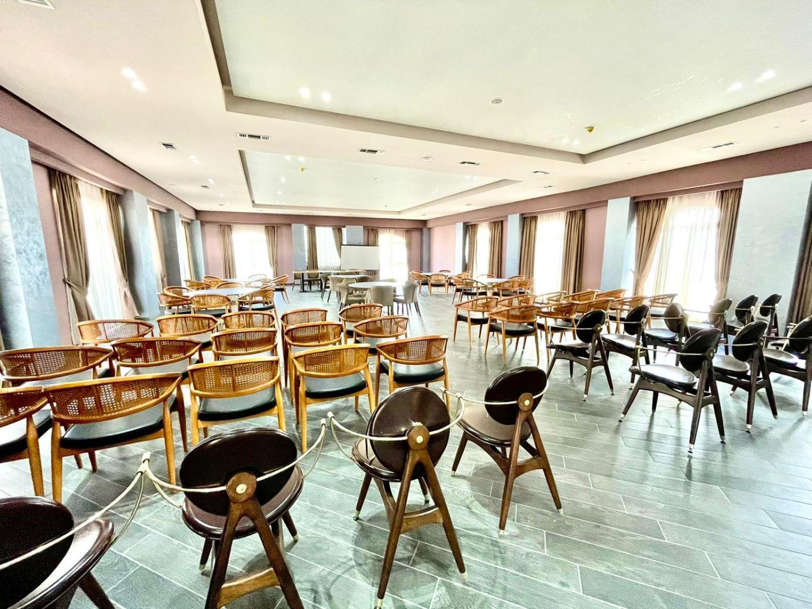 Amh Hotel Durrës Kültér fotó