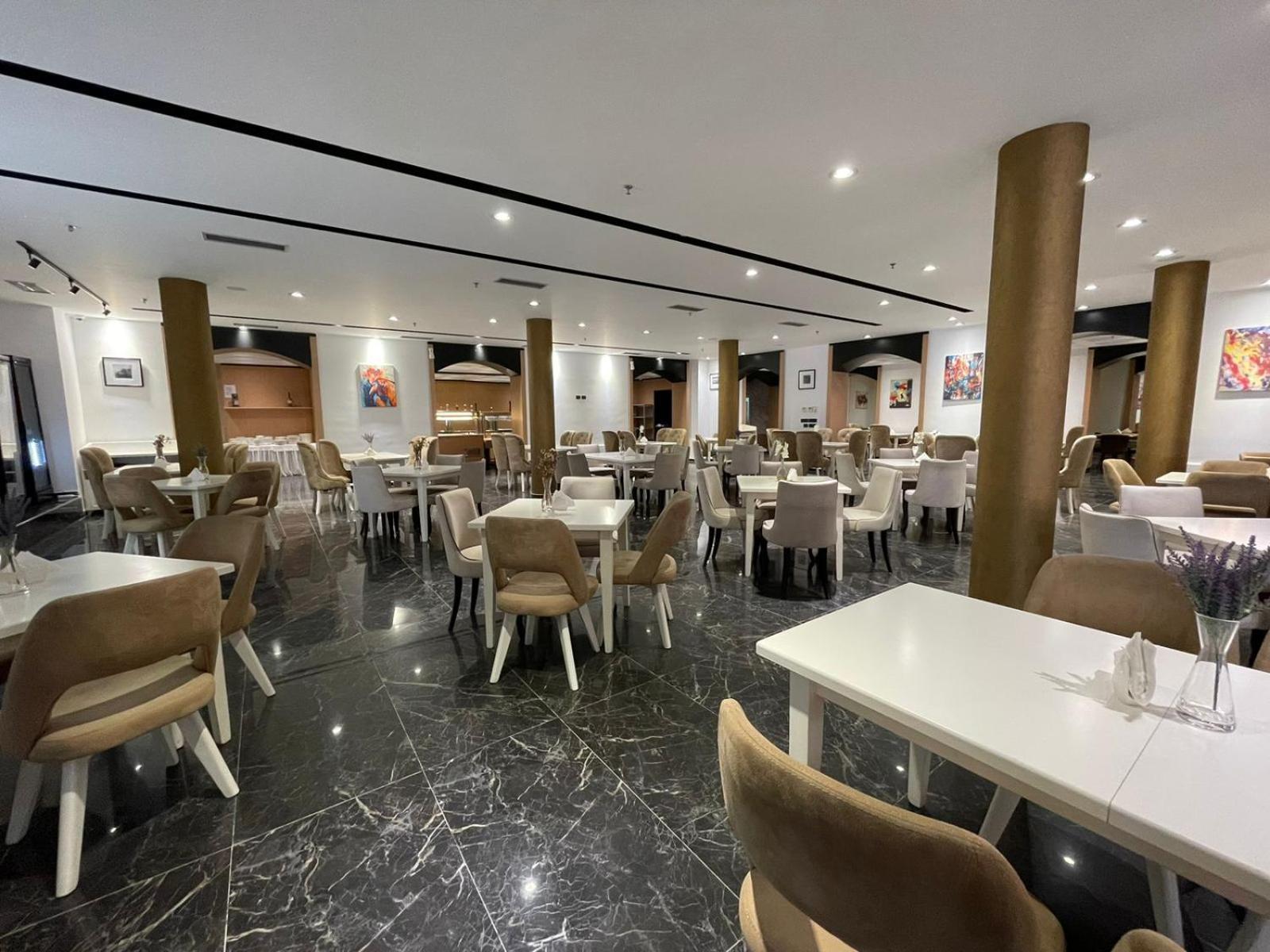 Amh Hotel Durrës Kültér fotó